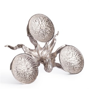 {{productViewItem.photos[photoViewList.activeNavIndex].Alt || productViewItem.photos[photoViewList.activeNavIndex].Description || 'Монетница Secret De Maison OCTOPUS3 ( mod. 9613 ) алюминиевый сплав, 35x26,5x9 см, никель/nickel'}}